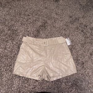 Nine West high waist shimmer cream shorts